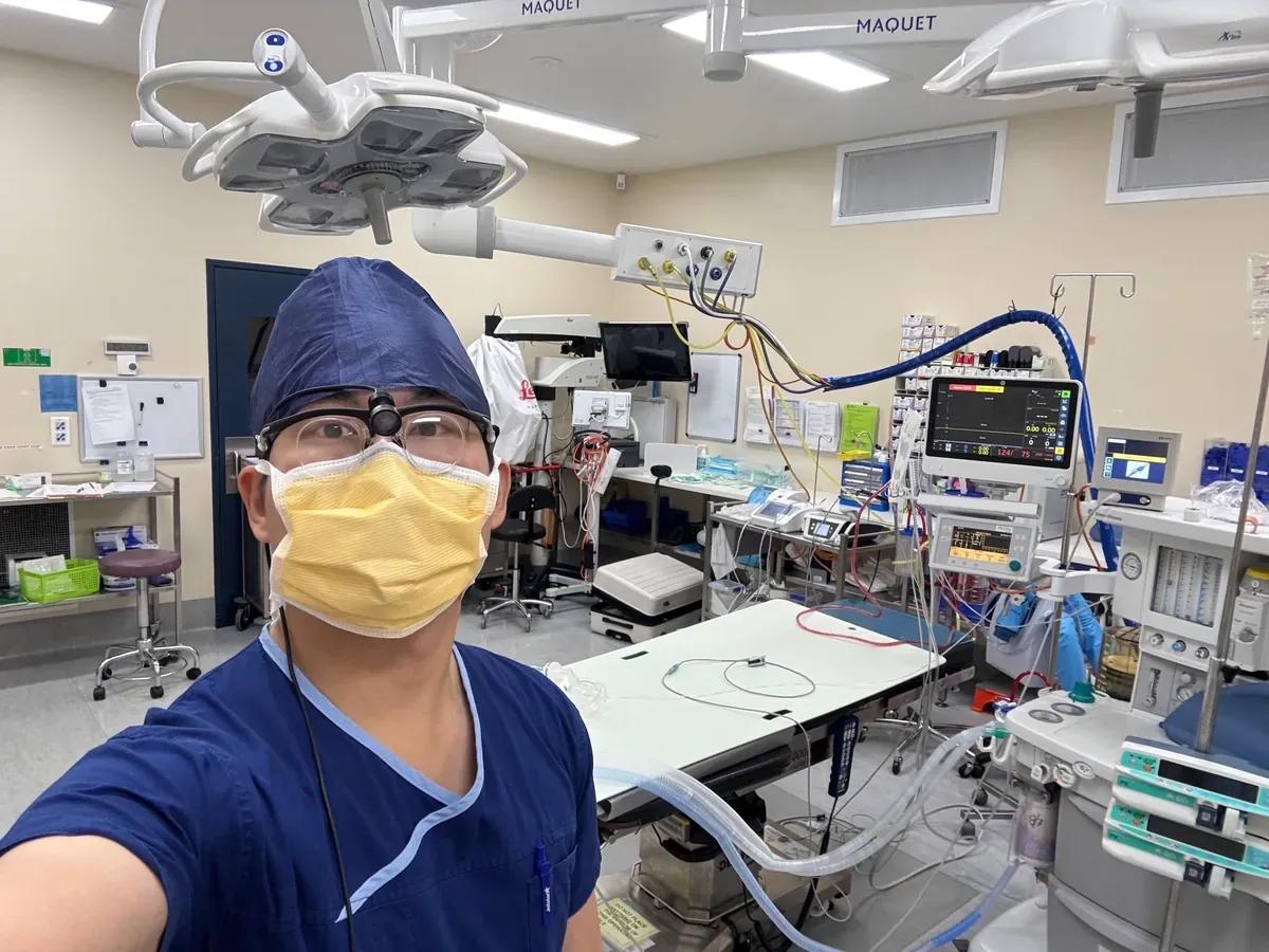Dr Clark Eom